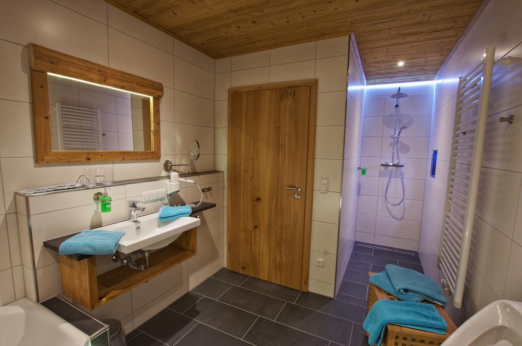 Holzhaus Lugerhof Leilighet Roding Eksteriør bilde