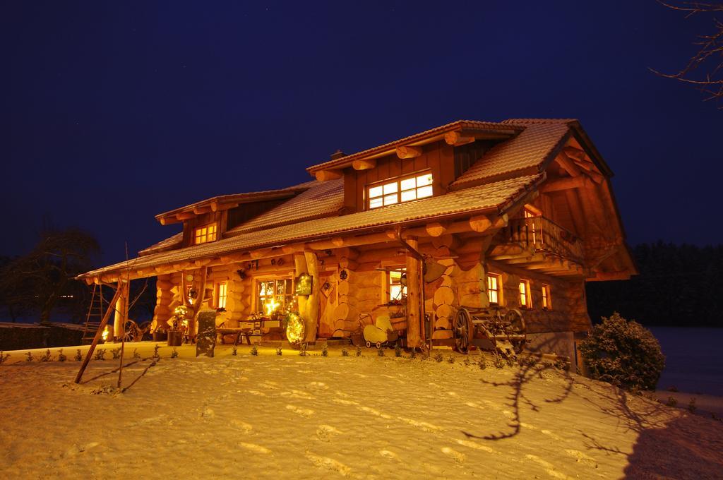 Holzhaus Lugerhof Leilighet Roding Eksteriør bilde